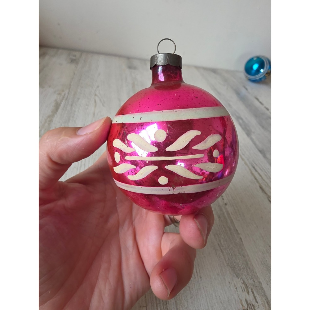 Vintage heim? Pink floral flower striped on silver Mercury ornament Xmas tree